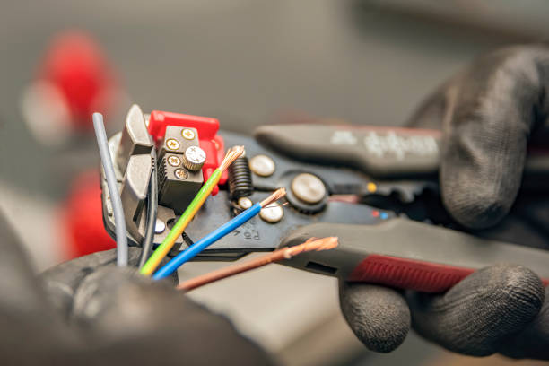 Best Affordable Emergency Electrician  in Una, WA
