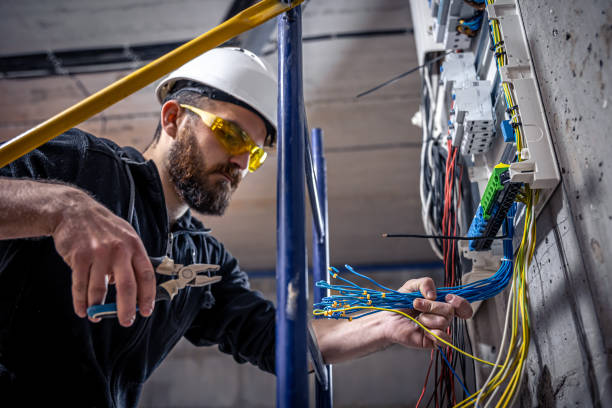 Best Emergency Electrical Repair  in Una, WA
